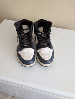 Jordan 1 mid