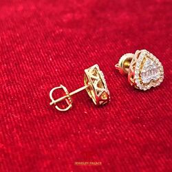 Elegant Heart-Shaped Earring with baguette diamonds 10K Gold and 0.5 CTW 