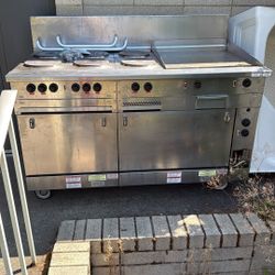 Vulcan Electric Range/Dual Oven