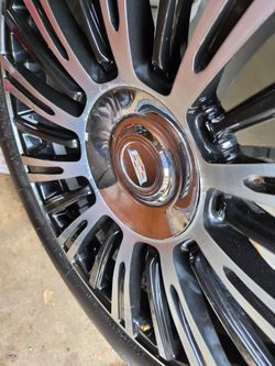CADILLAC ESCALADE  (contact info removed) 70% TIRES
