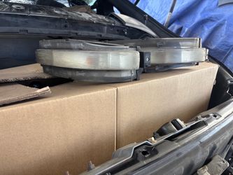 2004 Nissan 350 back signal lights
