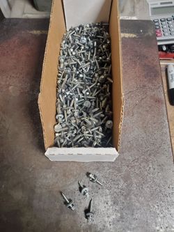 Metal roofing screws #10 x 1" w/ rubber washer, ~500 pieces