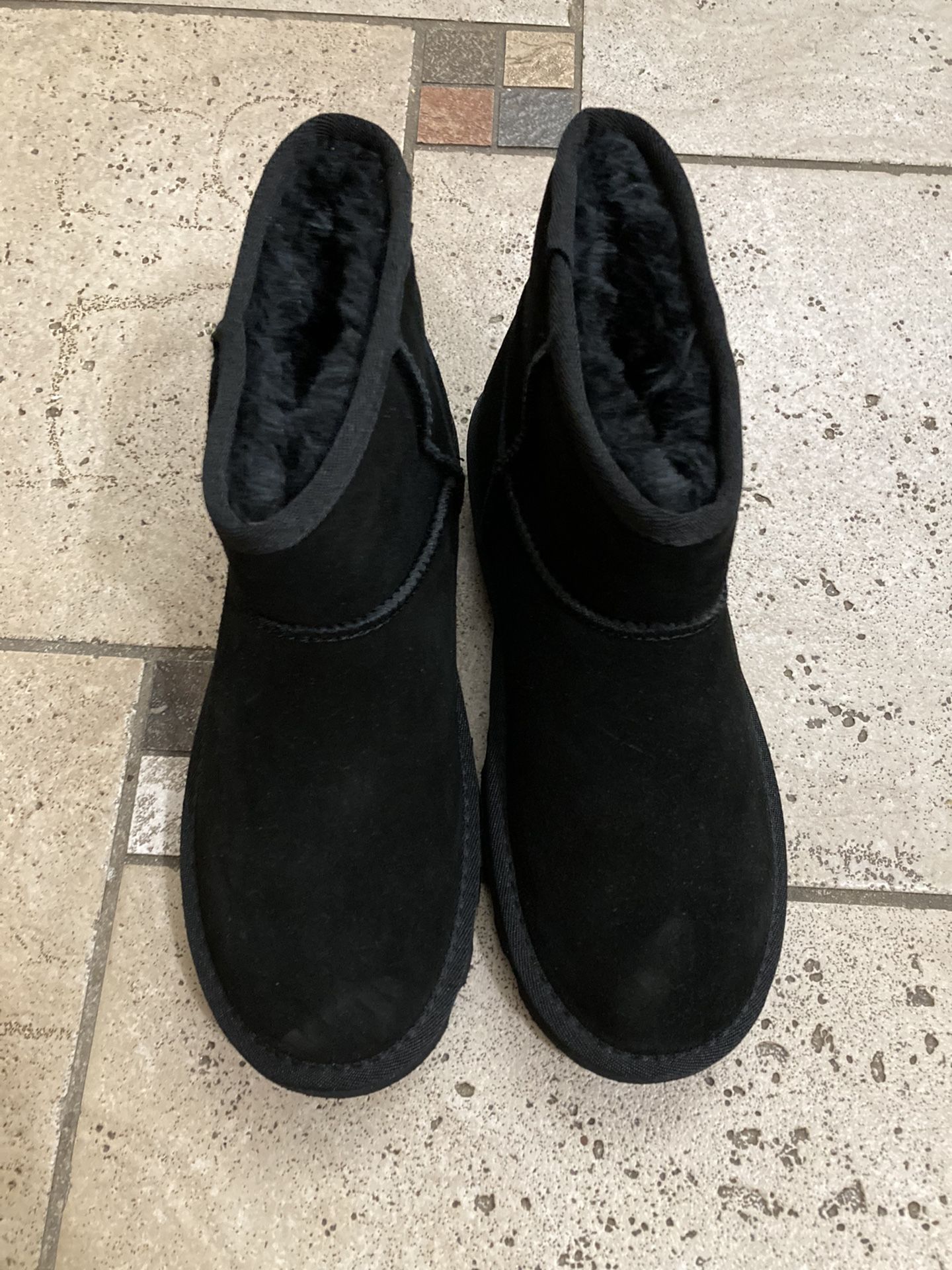 NWT Ladies Genuine Leather Boots Size 6