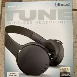 NWT Bluetooth Wireless Headphones Black