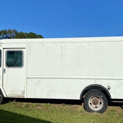 03 Chevy Workhorse Stepvan 
