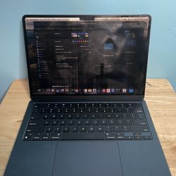 MacBook Air M2 16gb 1TB 2022 Broken Screen