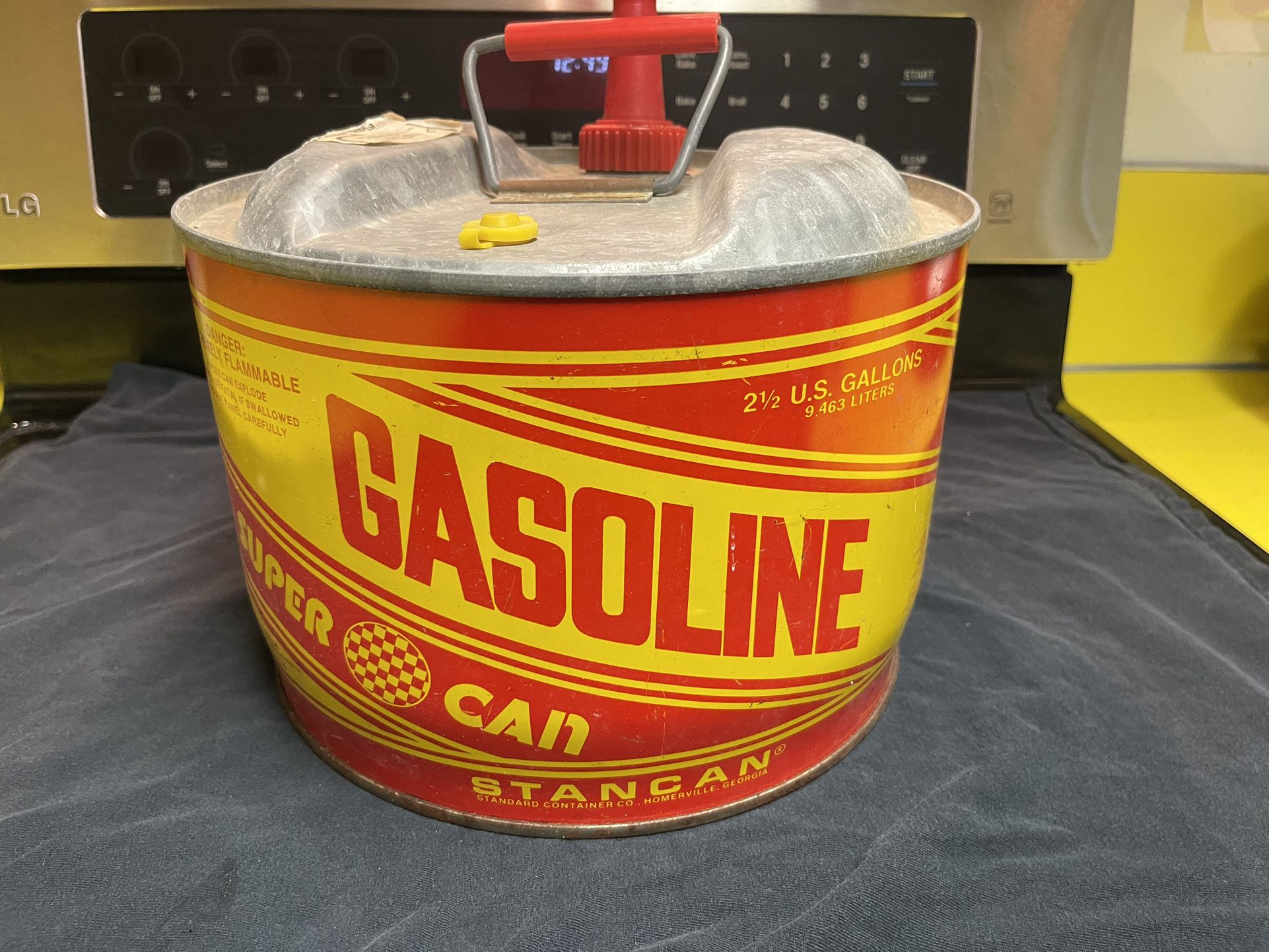 Vintage 1975 Super Can Racing Stancan 2.5 Gallon Gas Can Retro Graphics.