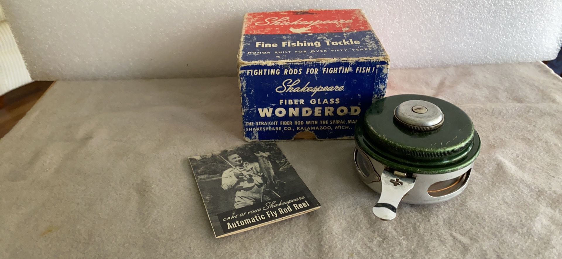 Vintage Shakespeare fly rod reel 1821 model GD with original box and instructions