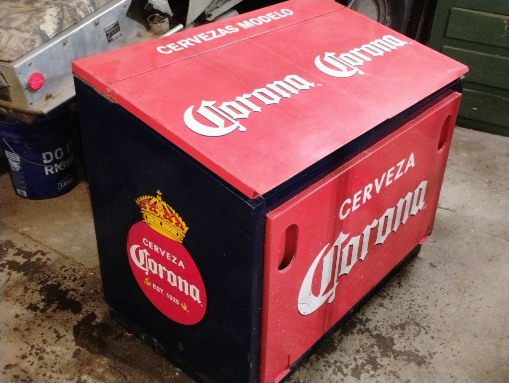 Large Corona Ice Chest ,For Man Cave,Patio,garage