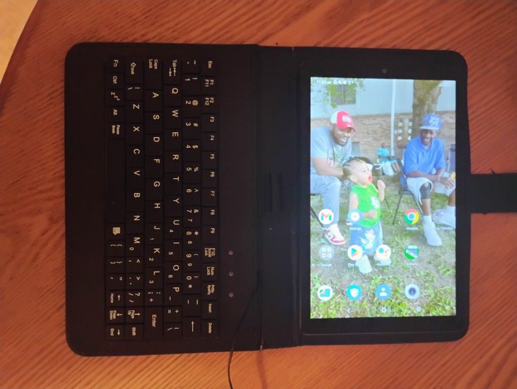 Metro PCS 8" Tab 8 Tablet With Keyboard Case