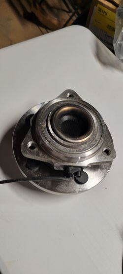 2005----2010 Jeep Grand Cherokee, Commander front wheel bearing hub