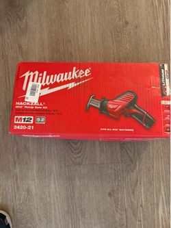 Milwaukee sawzaw/hacksaw m12 kit
