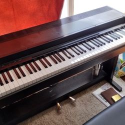 Yamaha Clavinova CLP-200 Digital Piano