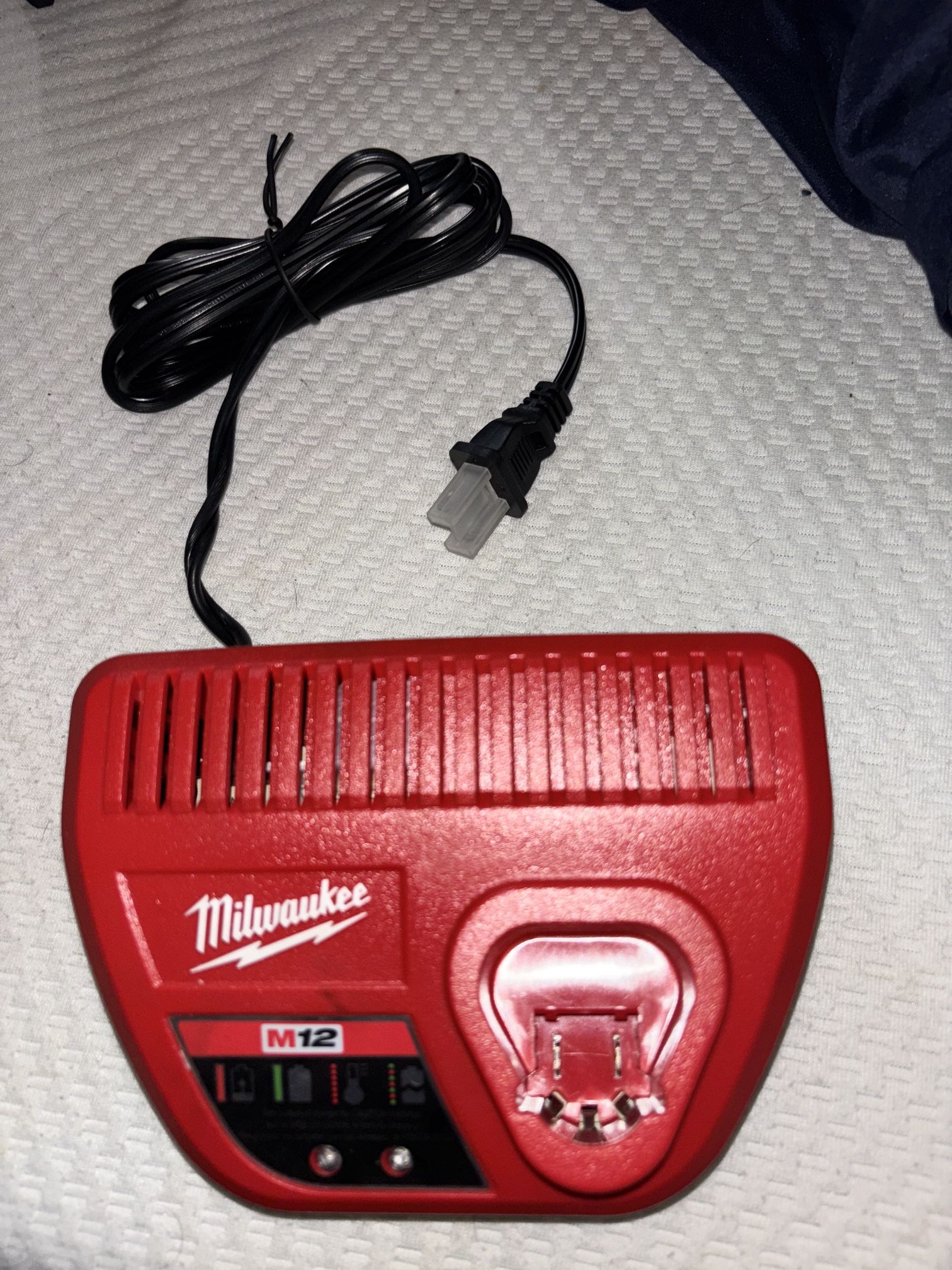 Milwaukee M12 Single Battery Charger