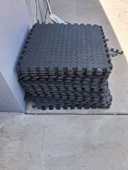 Gym 🏋️‍♂️ interlocking floor mats