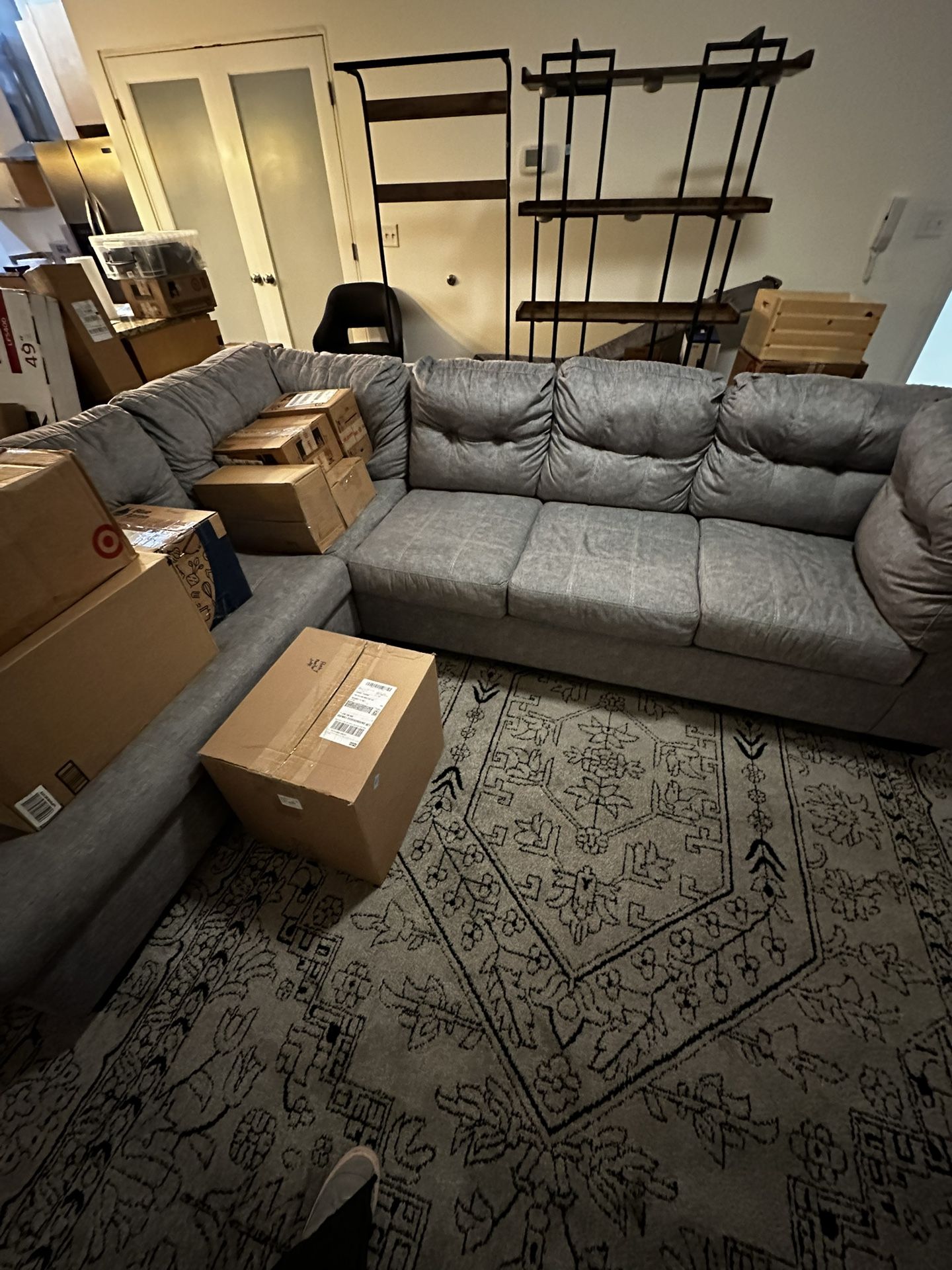 Grey Sectional Couch w/ Pull Out Sleeper