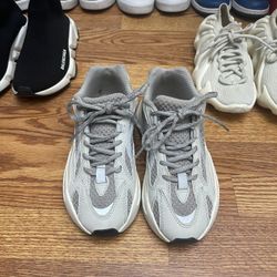 Yeezy Boost 700 Size 5