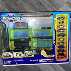 Micro Machines Micro Gas N’ Dash Expanding Playset w/ 10 Excl Vehicles 2021