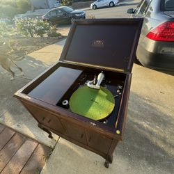 Antique Victrola 