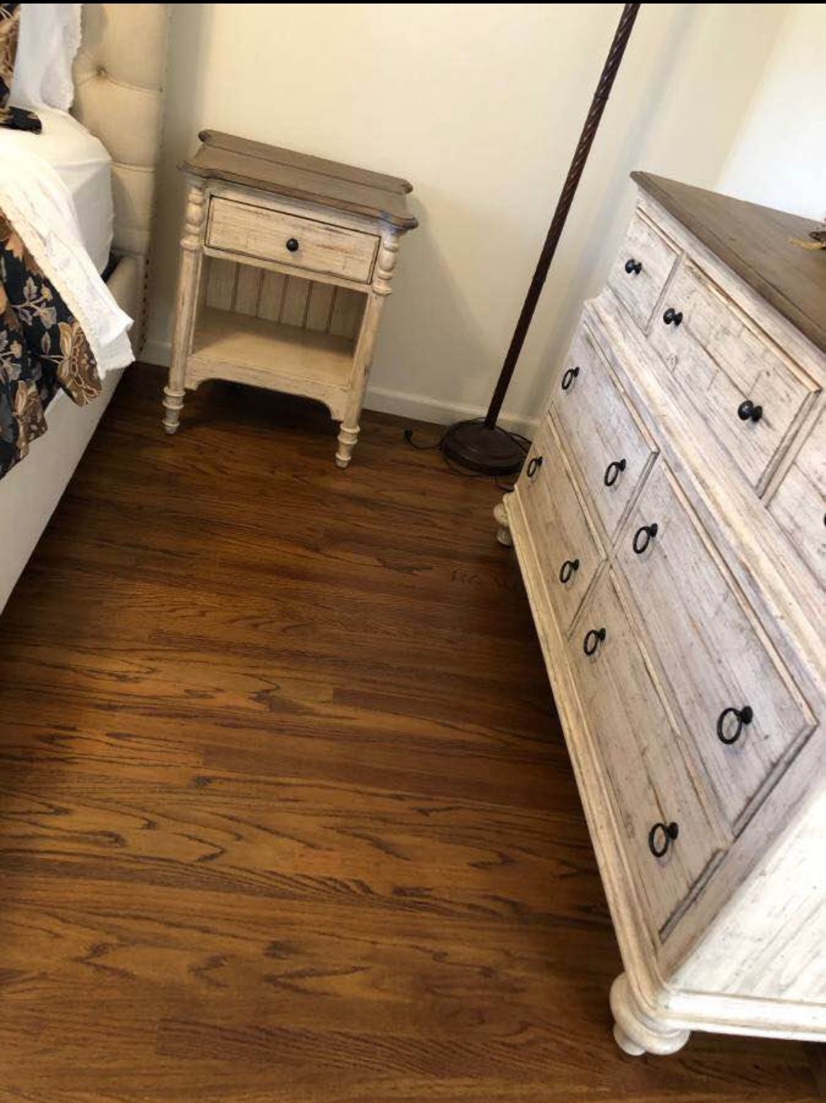 Farmhouse Bedroom Furniture Set