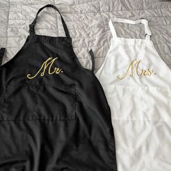 WEDDING LOT ( aprons, sola wood bouquet, tote bag, etc.)