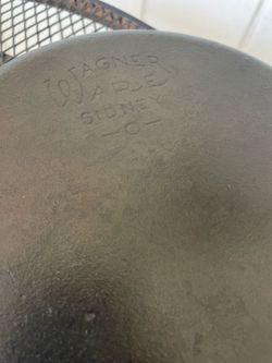 Wagner ware Sidney Dutch oven with lid 10 1/4