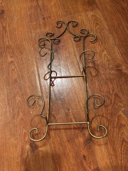 Gold Tone Metal Decorative Plate rack