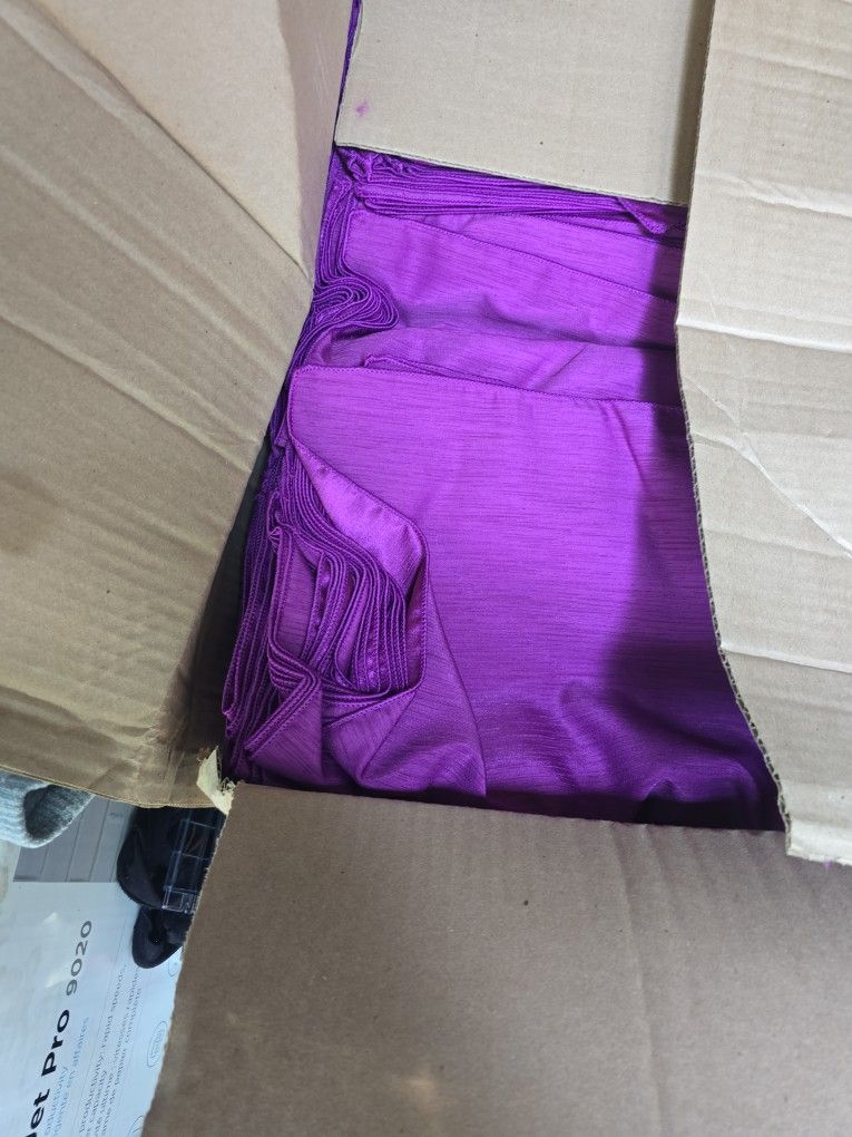 Purple Premuim Table Cloths