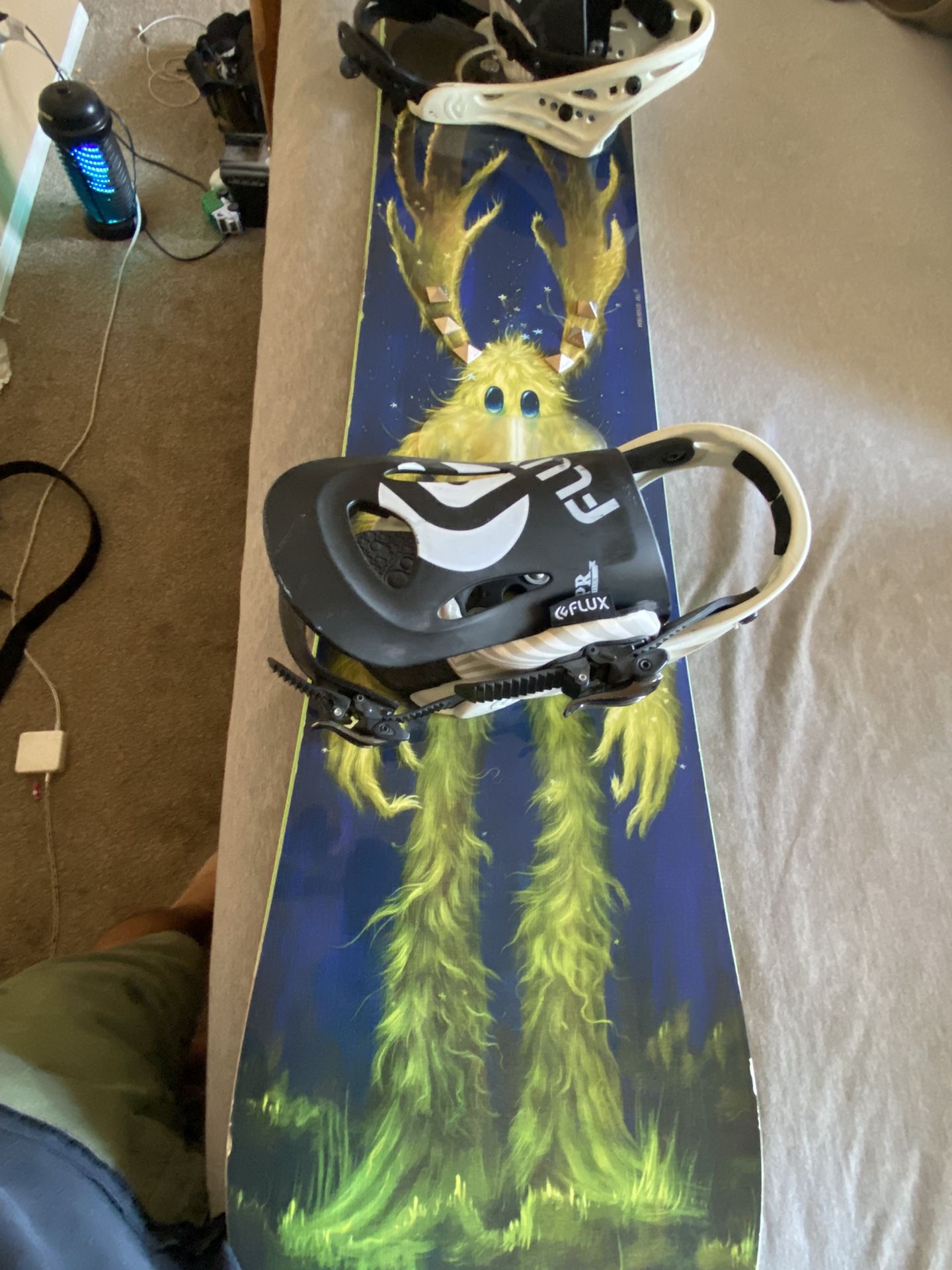DC ply 50 Snowboard With flux bindings