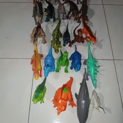 A Lot Of Dinosaurs Comes With 24 Different Dinosaurs