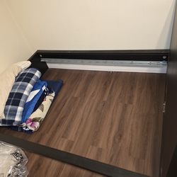 Full bed with two drawers