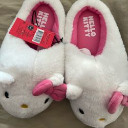 Hello Kitty Women’s Slippers Brand New Size 9-10