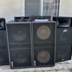 Peavey & Sonic Speakers With DJ Mixers