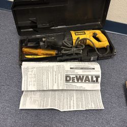 DeWALT DW311 VS Reciprocating Saw – Used, with Case