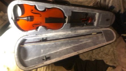 Violin with Hard Case and Bow