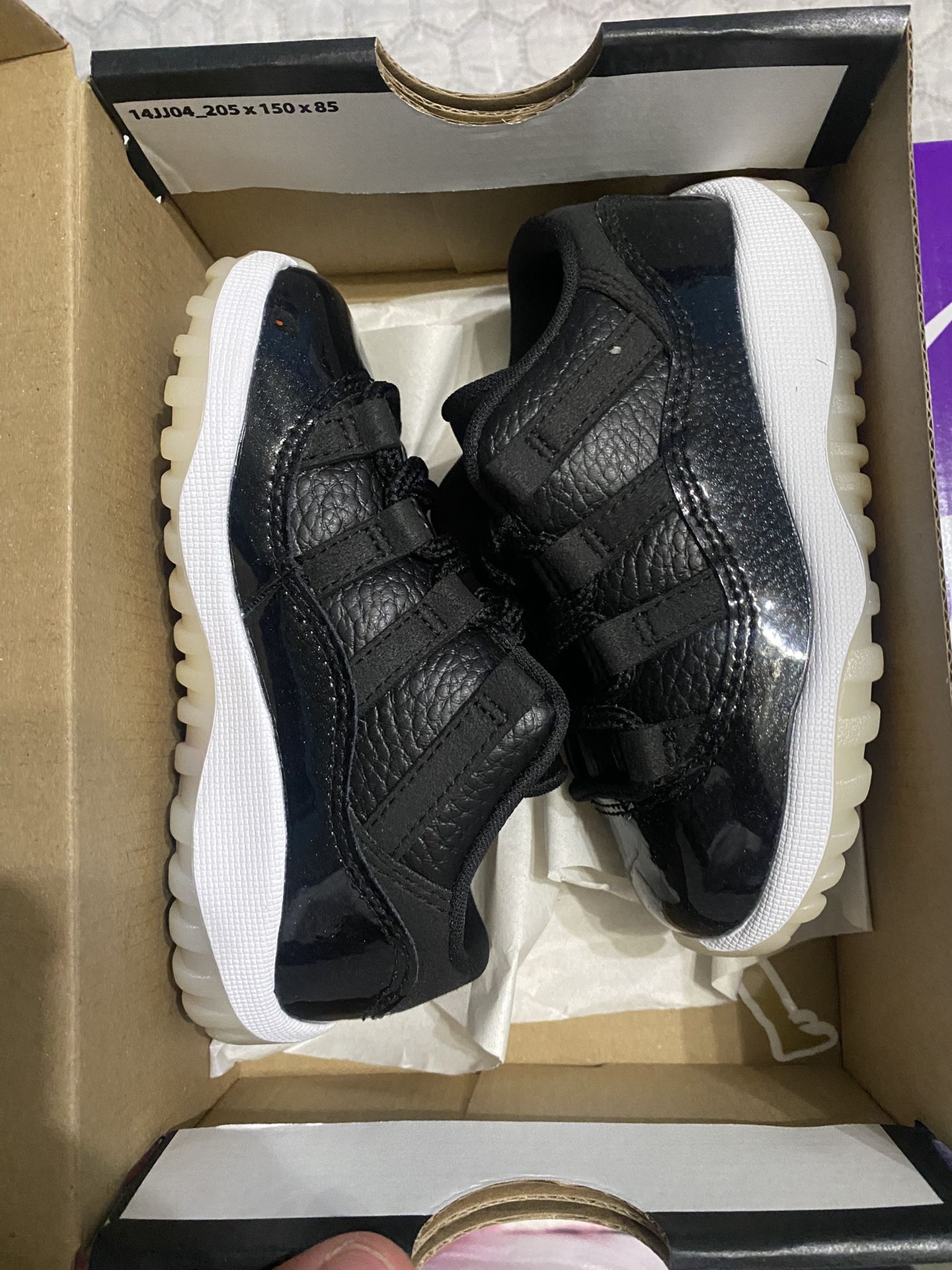 Jordan 11 retro low 72-10