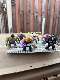 6 Legos minifigure
