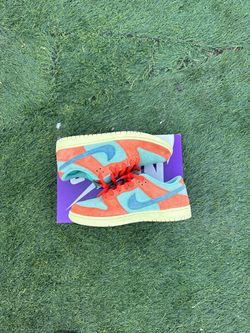 Sb dunk low orange emerald rise