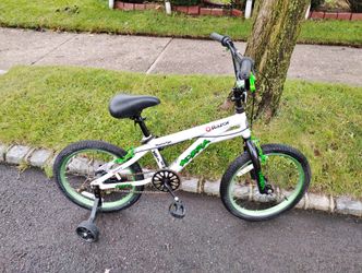 Razor Kobra Freestyle BMX Bike 18 in White Green Black