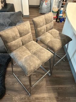 Set of 2 Modern Counter Height Bar Stools – Gray- Excellent Condition