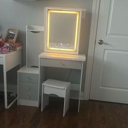 Brand New  Vanity!🪞