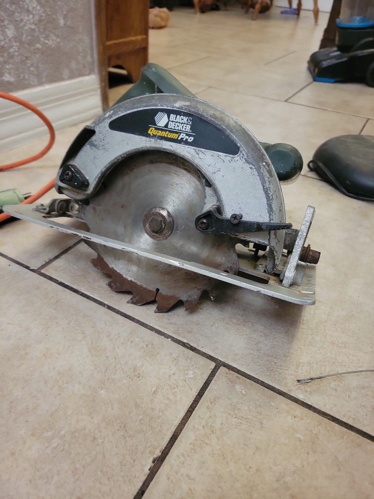 Older Circular saw. Black and decker quantum pro