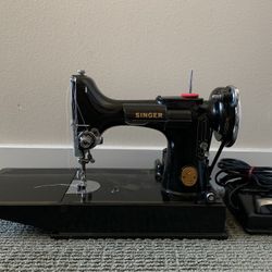 Singer Featherweight 221 