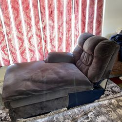 Brown Single Sofa 🛋 For SALE!!📲✅