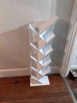 Tree shelf