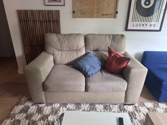 Couch / Sofa / Loveseat