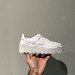 Women Air Force 1 Low Sage - Size 8 - NEW