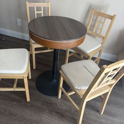 Table With Chairs 
