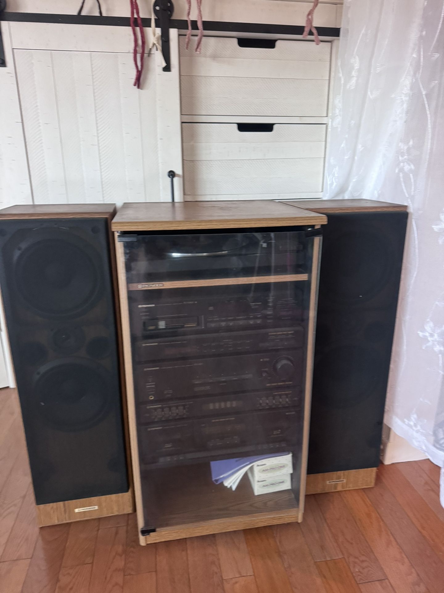 Pioneer Vintage Speakers And Stereo Set