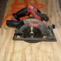 Milwaukee Fuel M18 Saw
